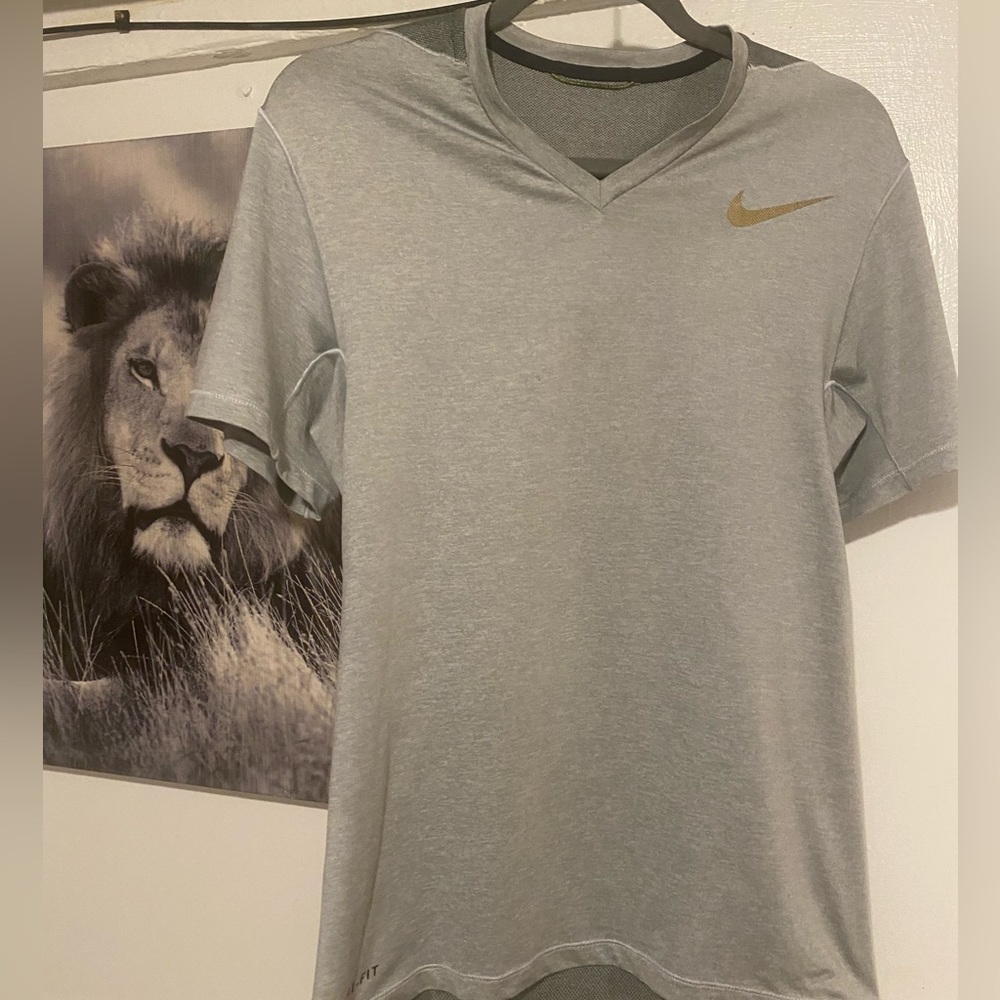 Nike trainning t shirt